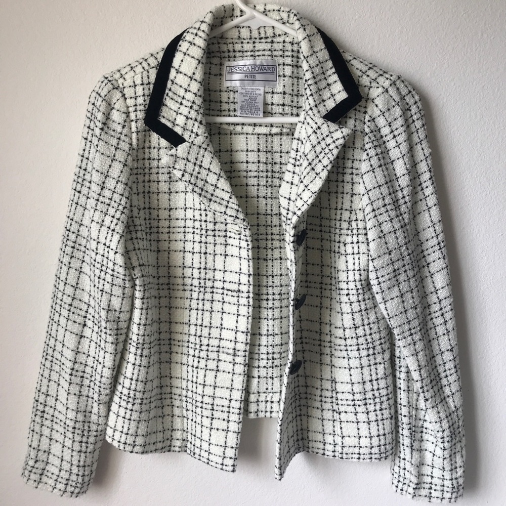 Jessica Howard Petite White & Black Lined Blazer